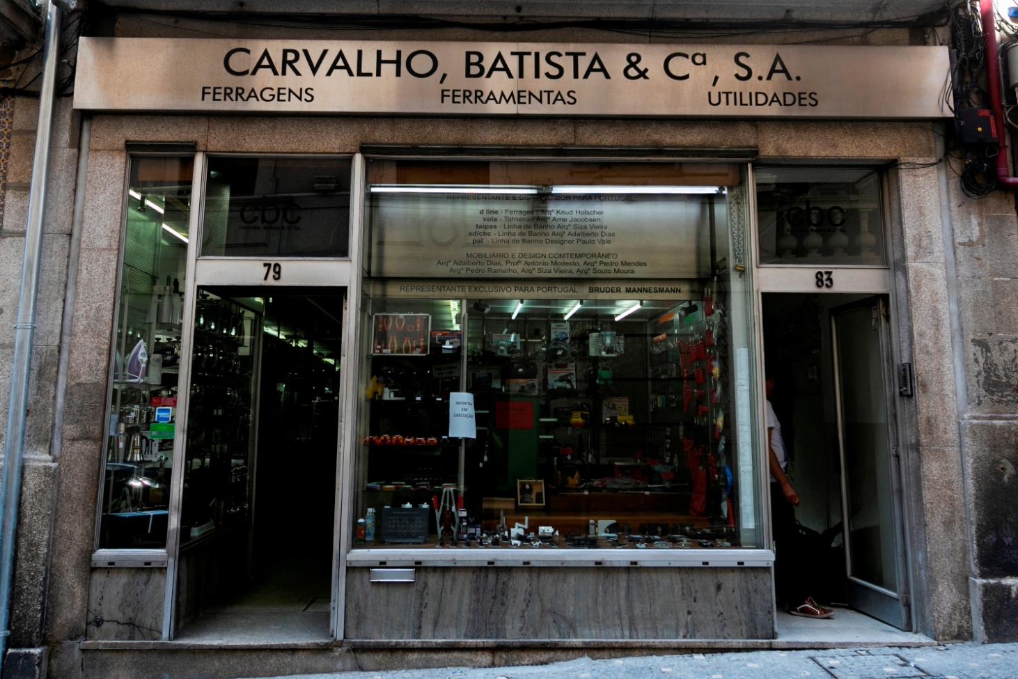 Carvalho, Batista - Lojas