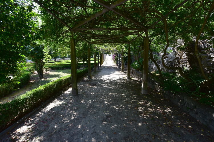 Bonjóia Manor - Gardens and Parks