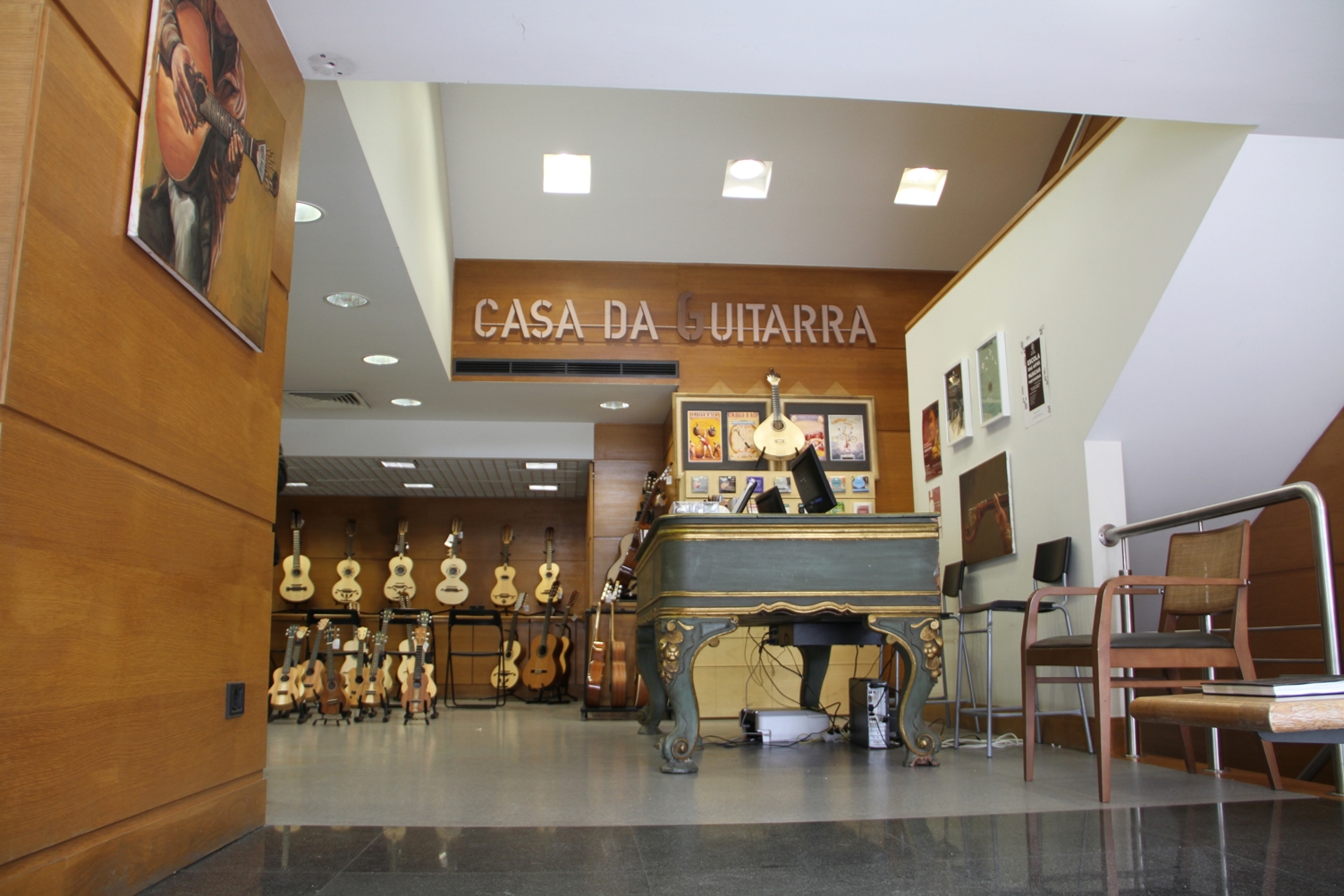 Casa da Guitarra -Music shop - Shops