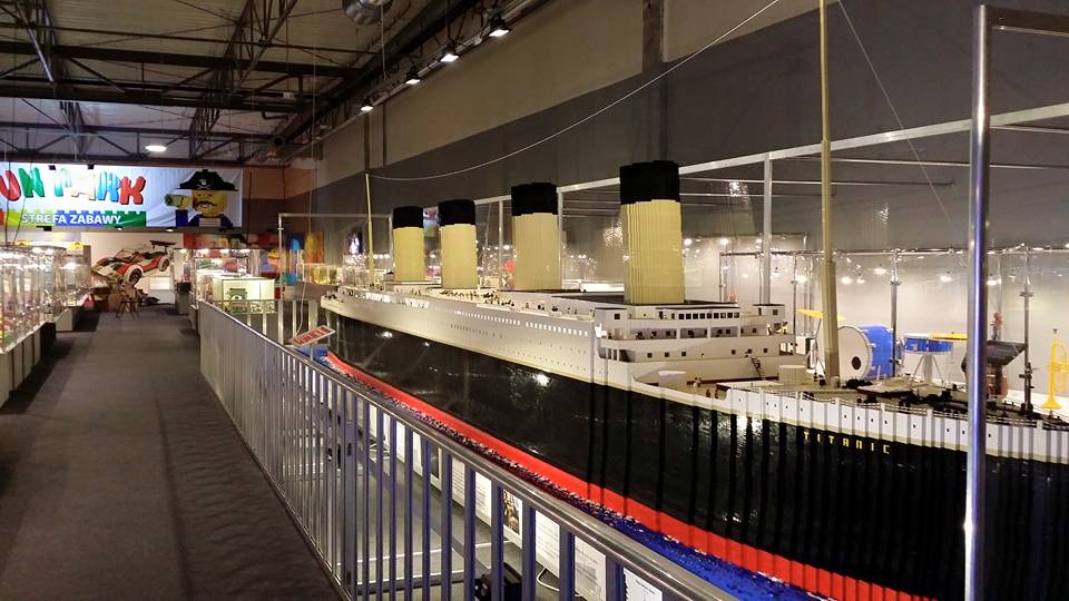 Exposição de Modelos Feitos com Peças LEGO - Event