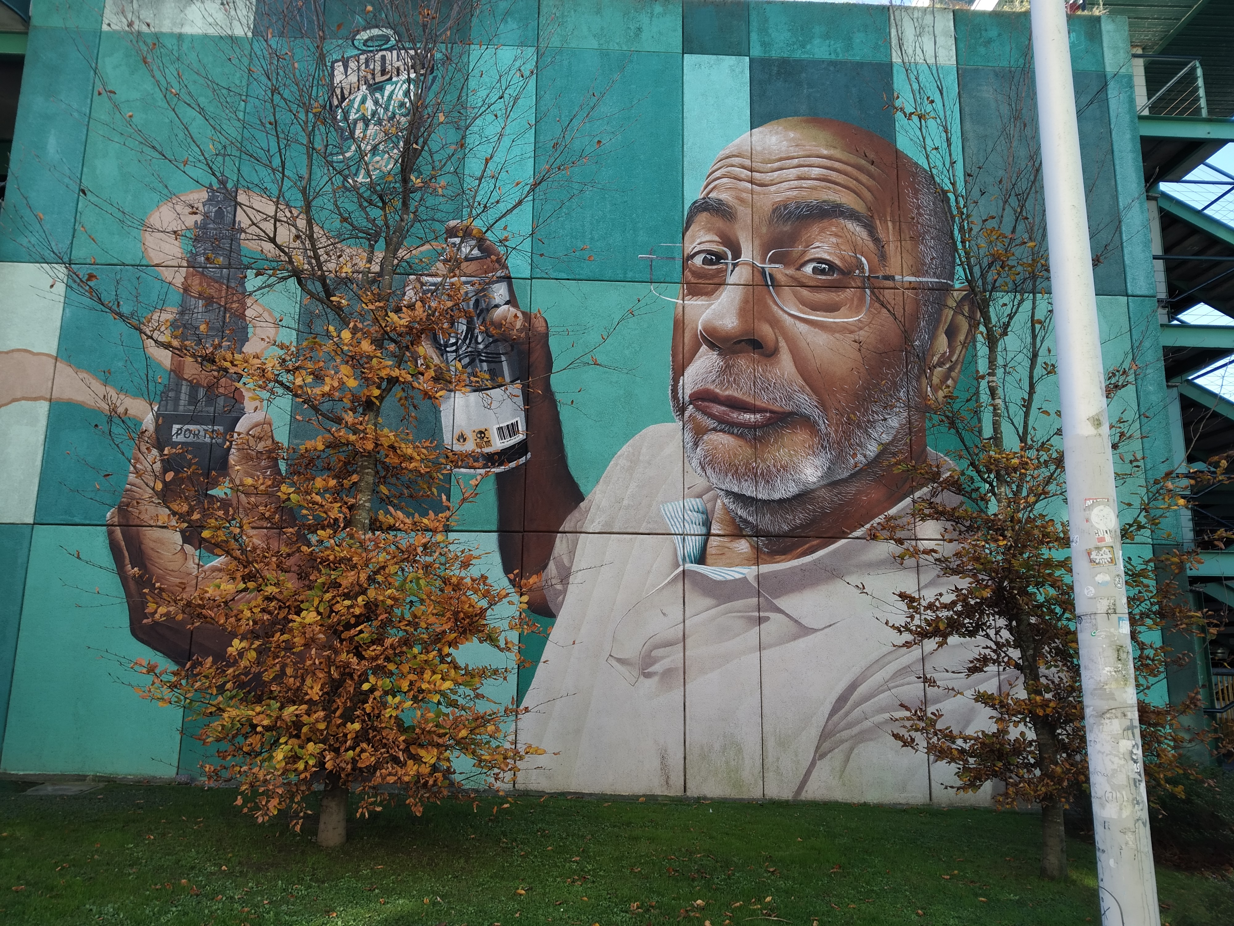 Urban art in Porto - Roads and squares