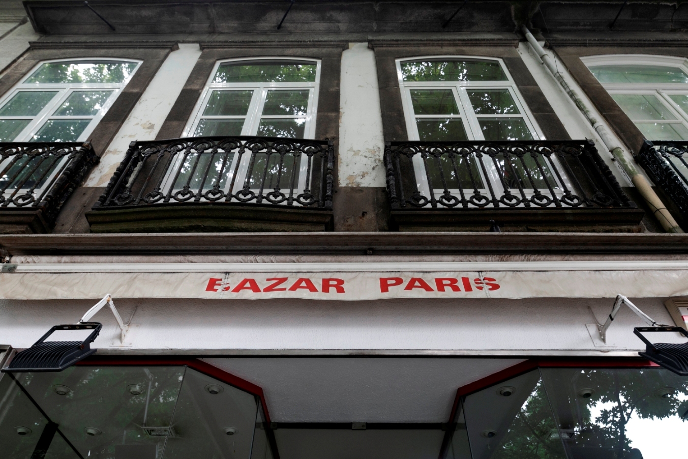 Bazar Paris - Lojas