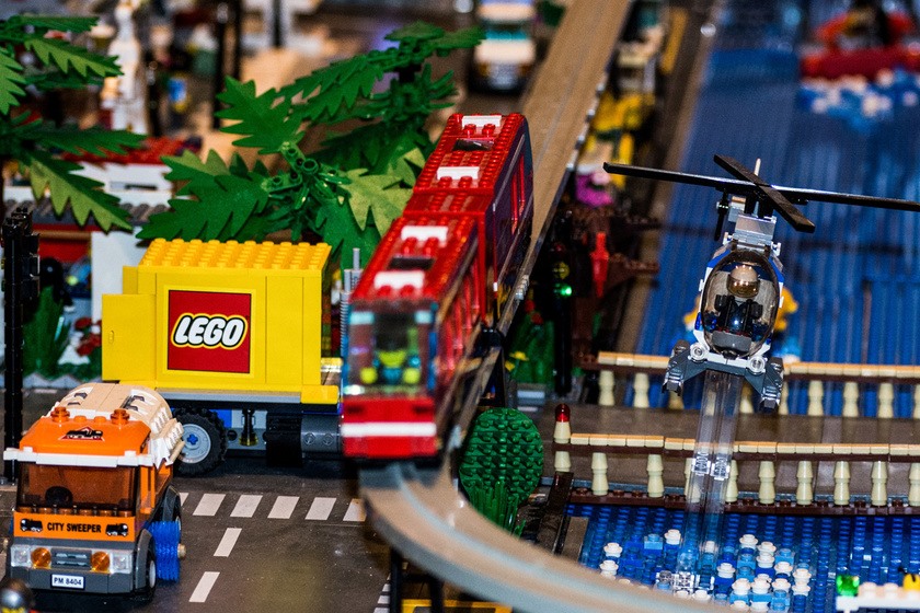 Exposição de Modelos Feitos com Peças LEGO - Event