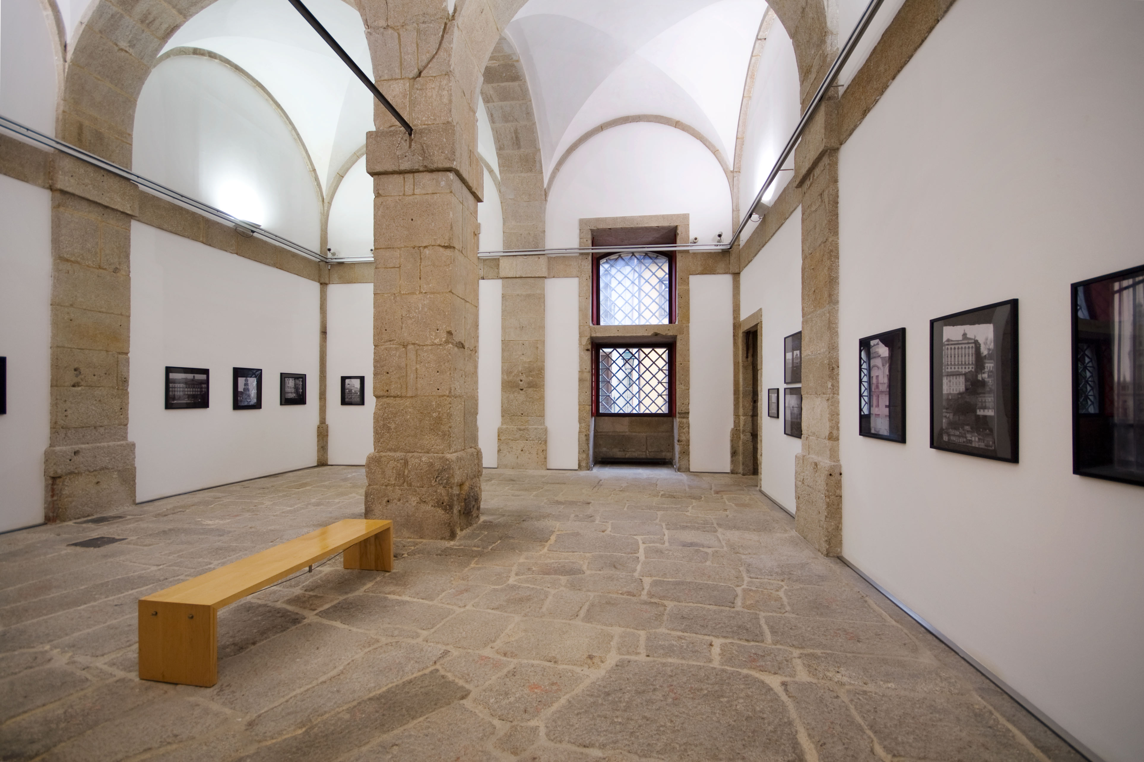 Centro Português de Fotografia - Libraries, archives and documentation centres